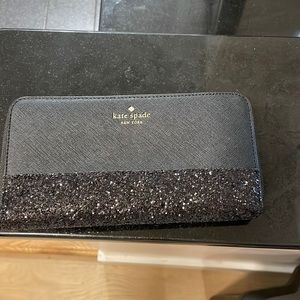 Never used black Kate spade wallet!!